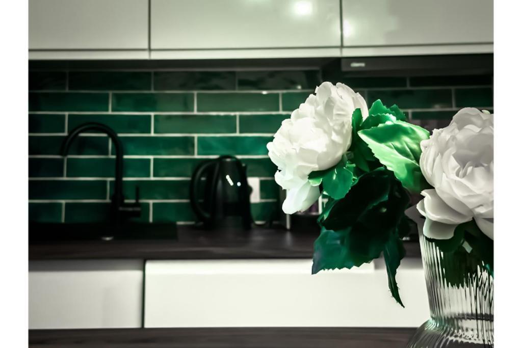 8 Personnes - 4 Rooms - 2 Salle De Bain - Metro 7 & 14 - Porte Italie - Private Car Park- Wifi Ле-Кримлен-Бисетр Экстерьер фото
